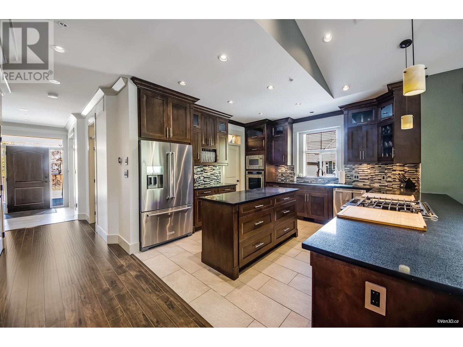 39157 FALCON CRESCENT, Squamish