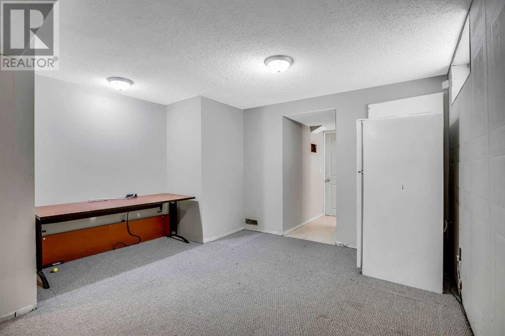 Single Family House for Sale in  Castleridge Drive NE Castleridge Calgary 