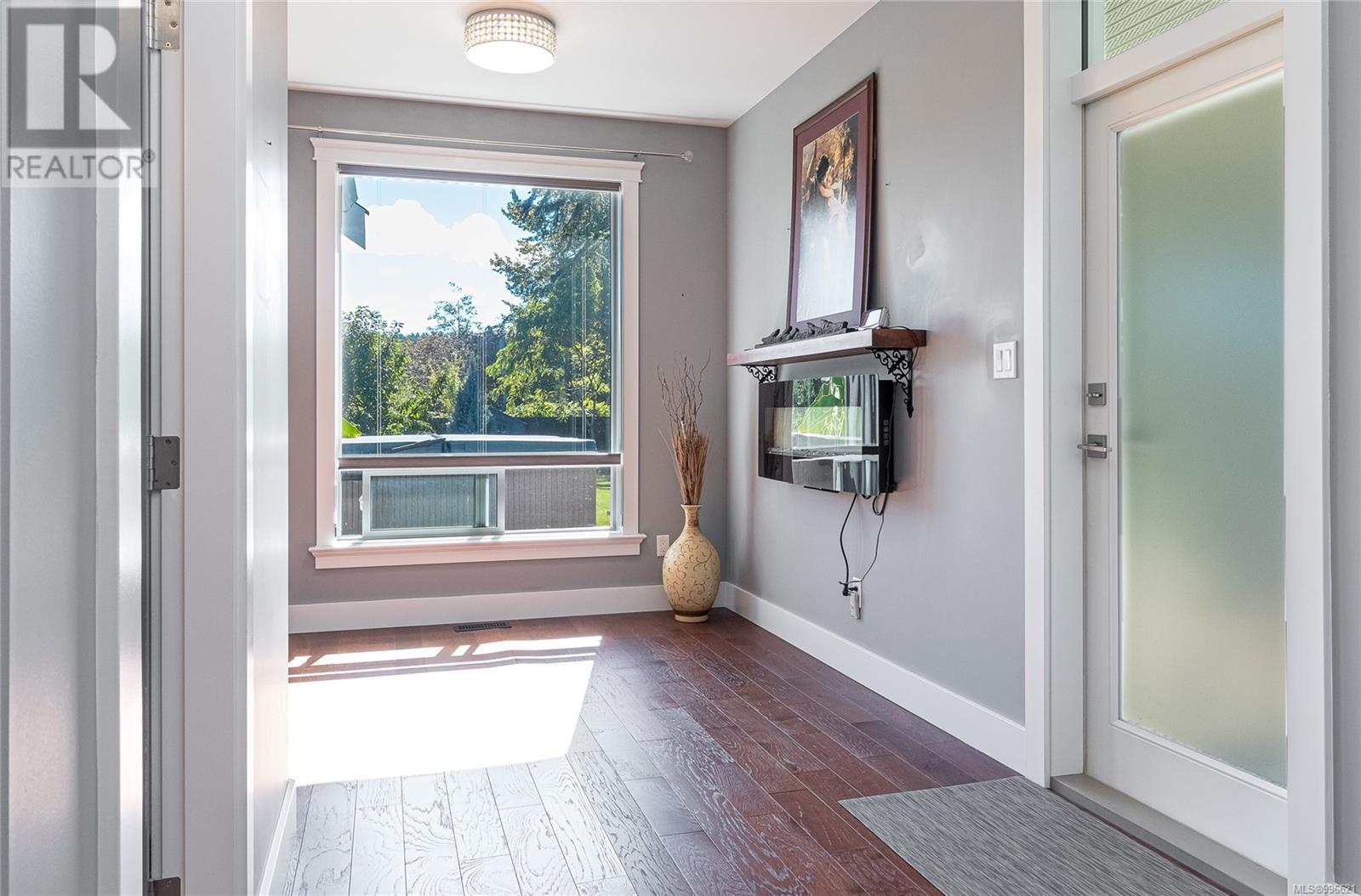 166 Skylark Ave, Parksville