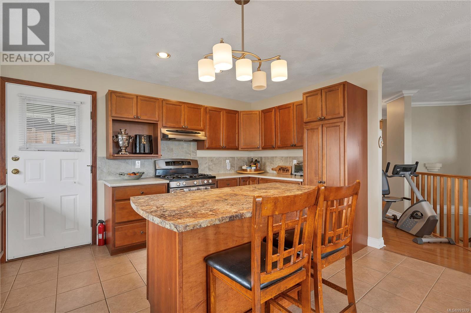 749 Bowen Dr, Campbell River real estate listing 991279