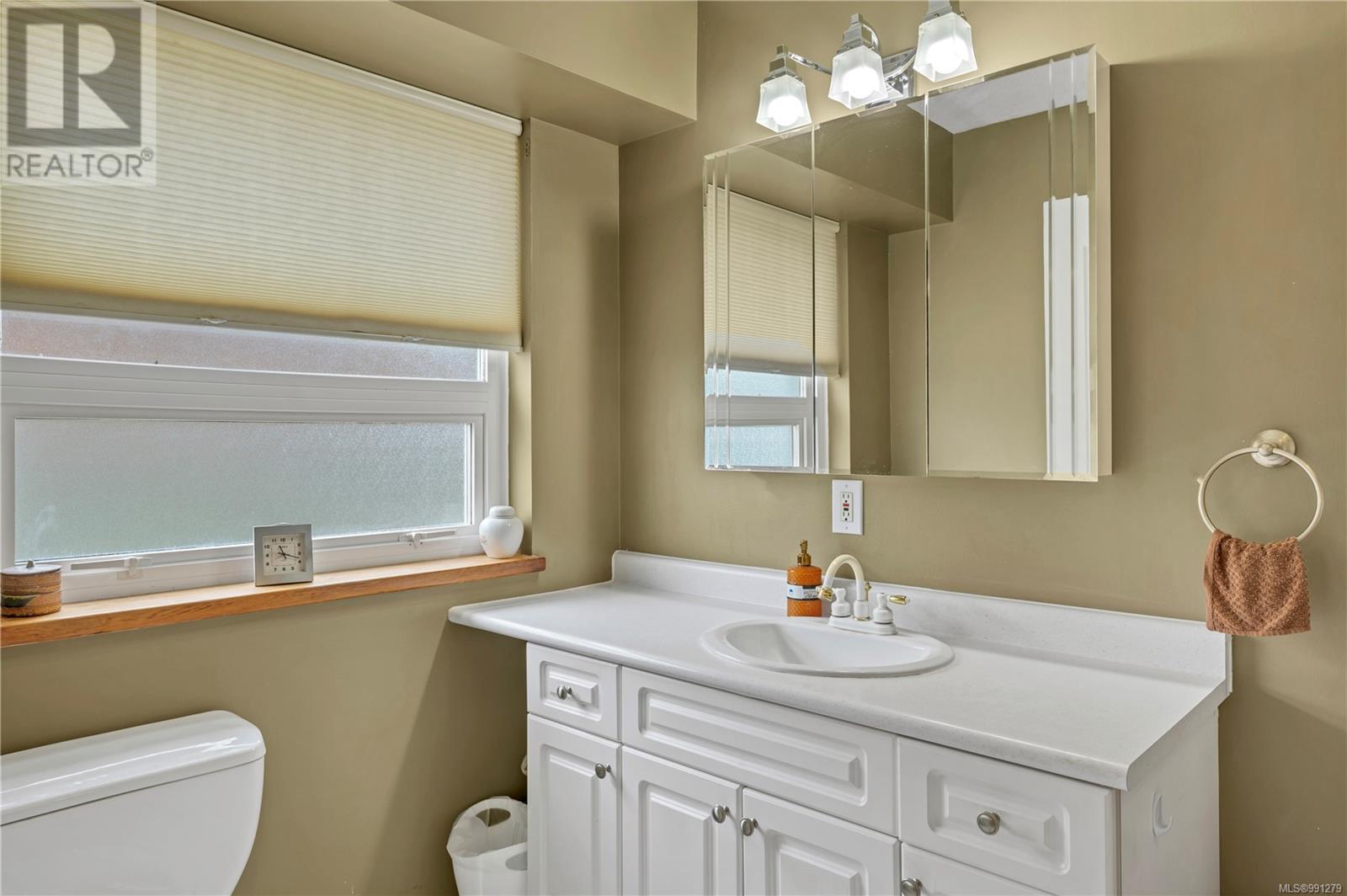 749 Bowen Dr, Campbell River real estate listing 991279