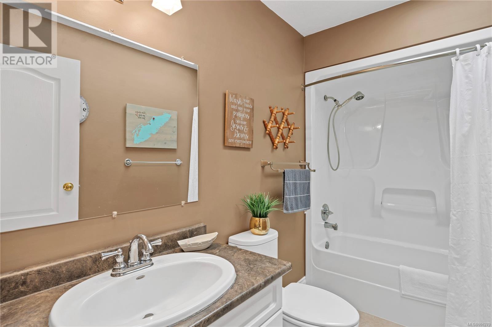 749 Bowen Dr, Campbell River real estate listing 991279