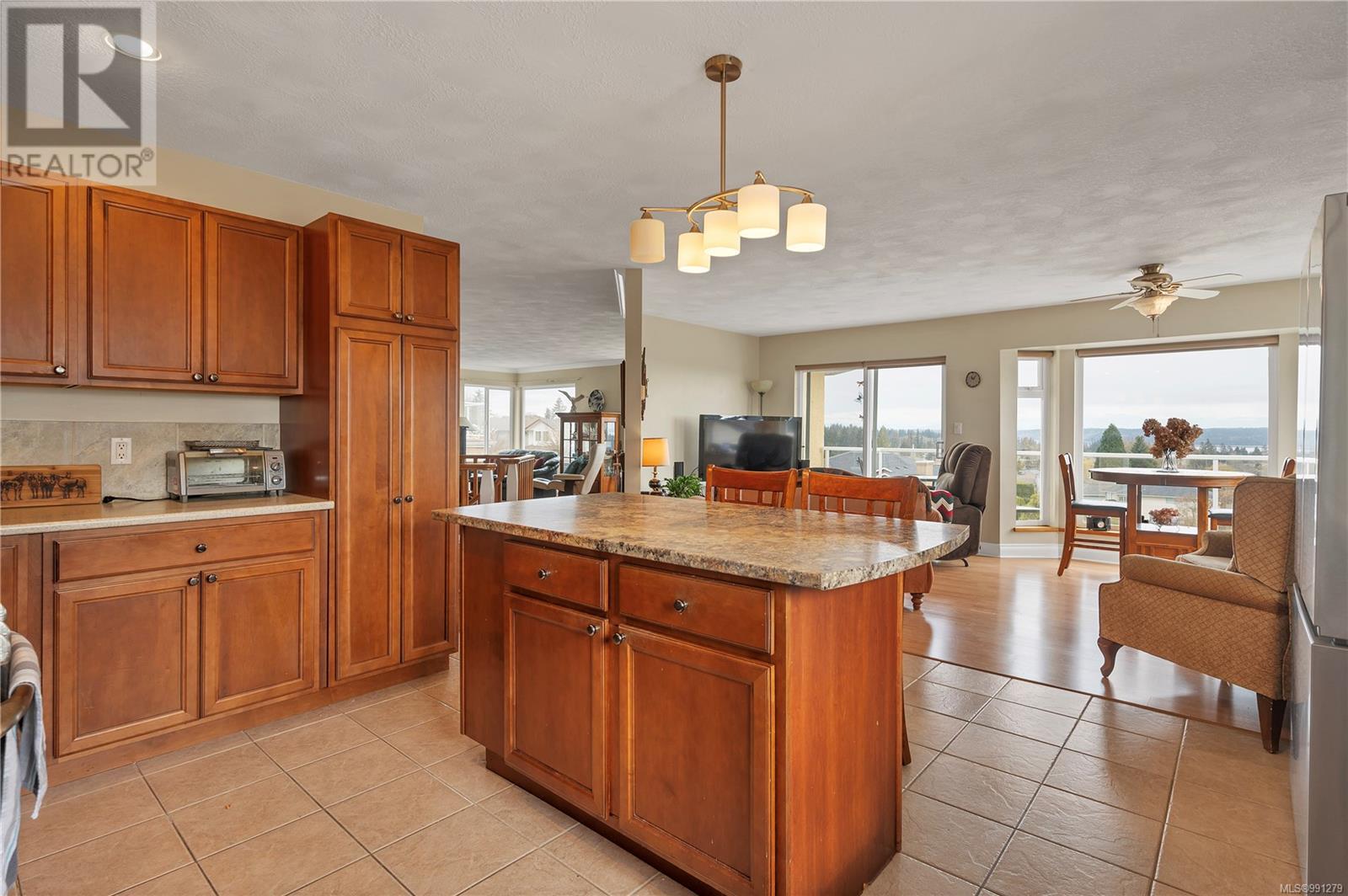 749 Bowen Dr, Campbell River real estate listing 991279