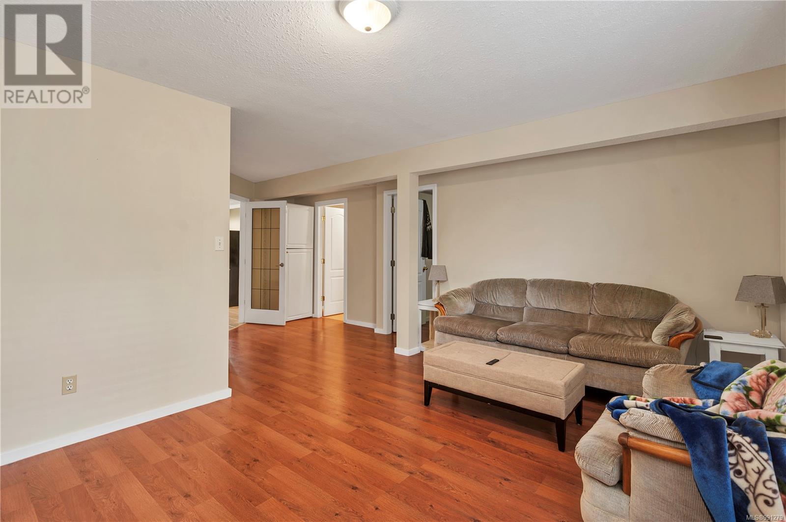 749 Bowen Dr, Campbell River real estate listing 991279