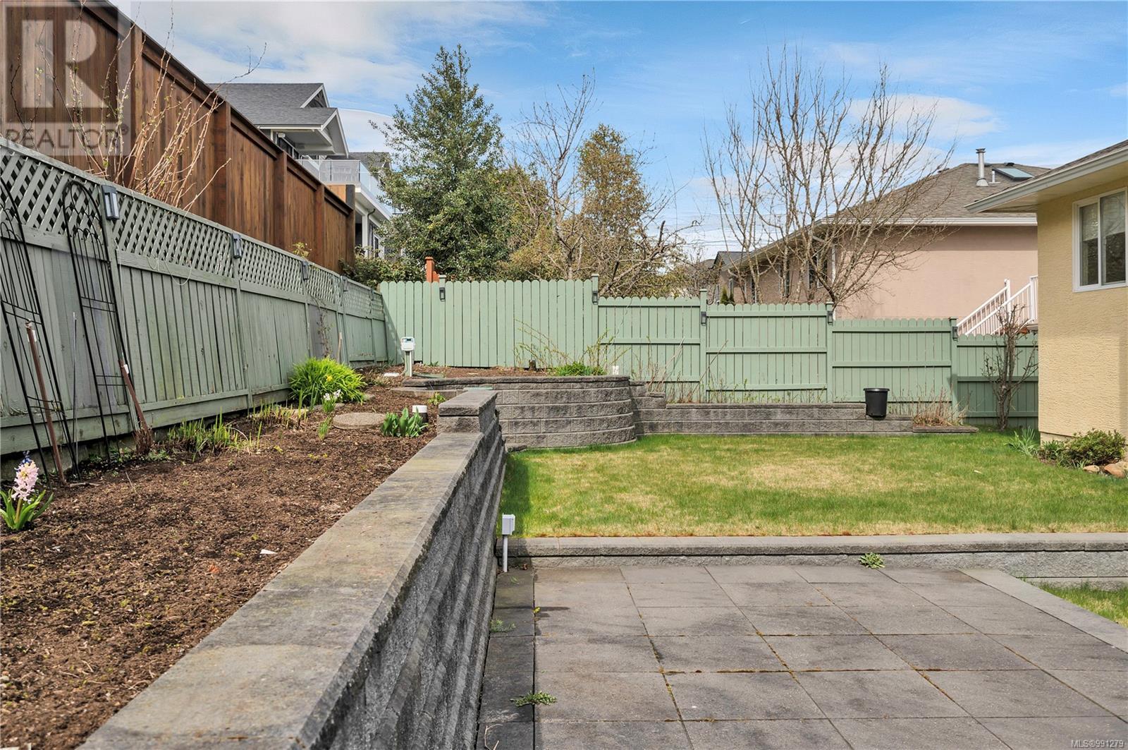 749 Bowen Dr, Campbell River real estate listing 991279
