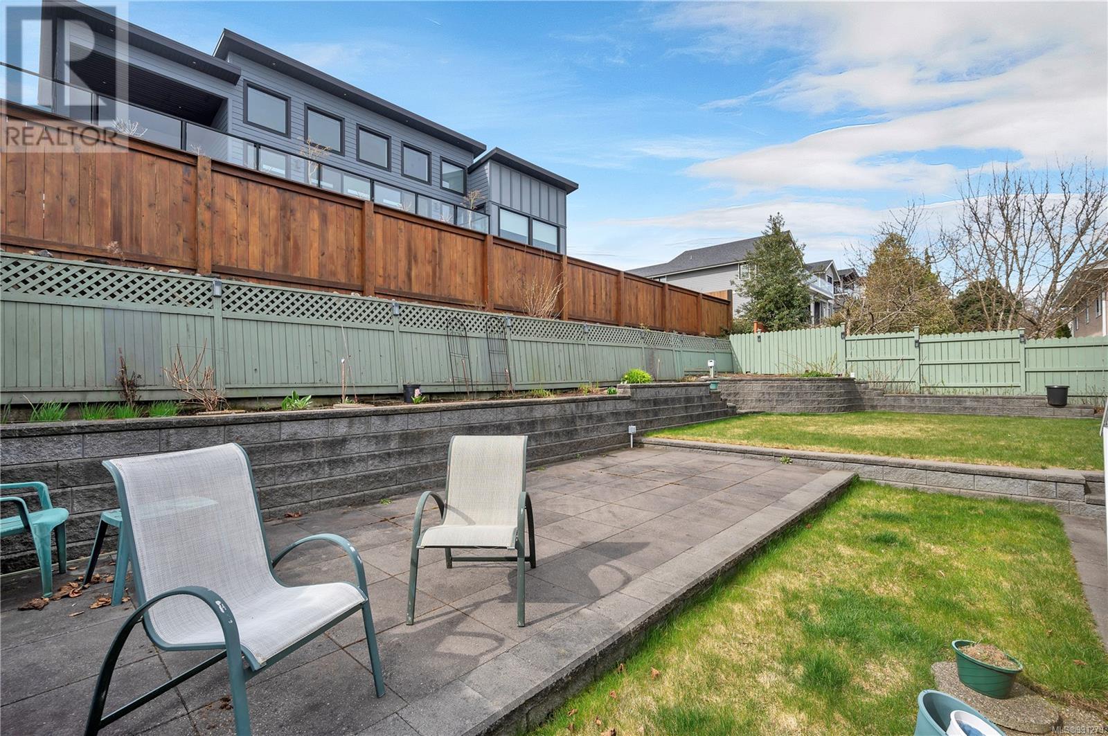 749 Bowen Dr, Campbell River real estate listing 991279