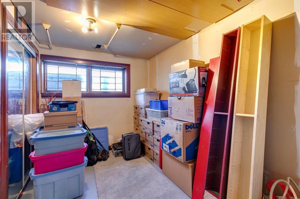 Single Family House Bi-level for Sale in  Erin Woods Drive SE Erin Woods Calgary 