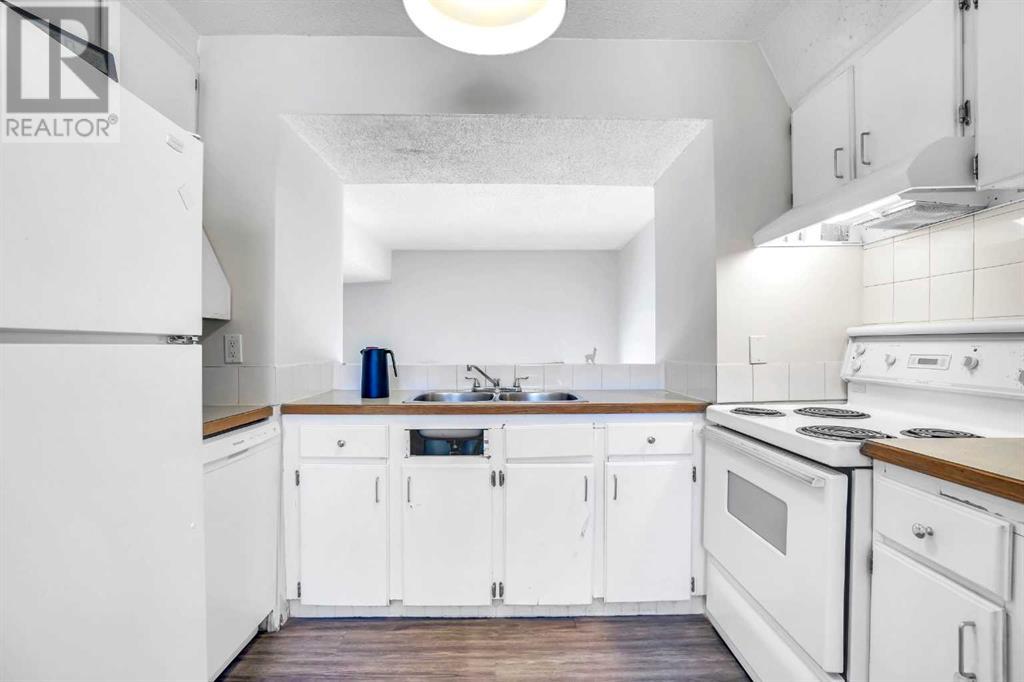 Single Family House 4 Level for Sale in    Street NE Marlborough Calgary 