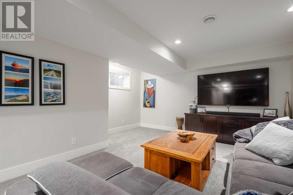 Single Family House for Sale in   Street NW Mount Pleasant Calgary 