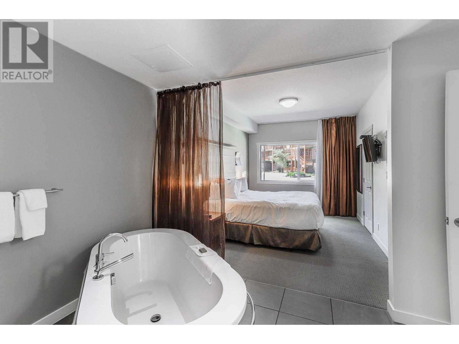400 Stemwinder Drive Unit# 313, Kimberley