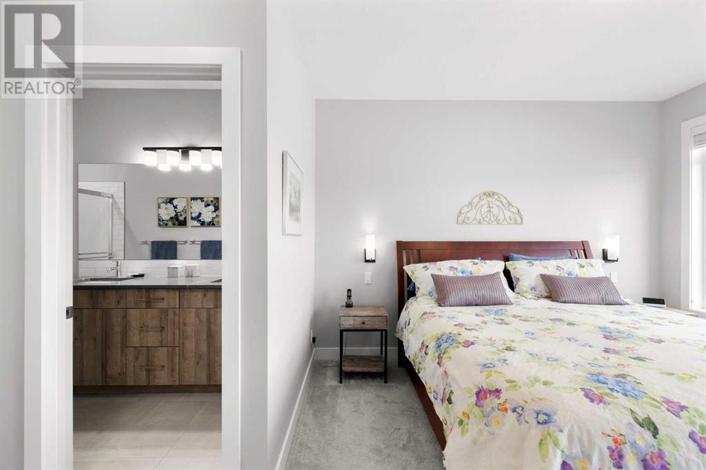 Single Family House for Sale in  Royal Elm Green NW Royal Oak Calgary 