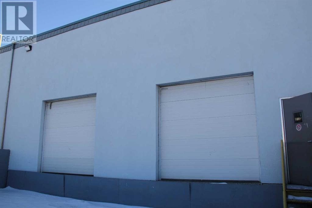 Photo 9 of 3 1404 44 Avenue Ne, Calgary AB