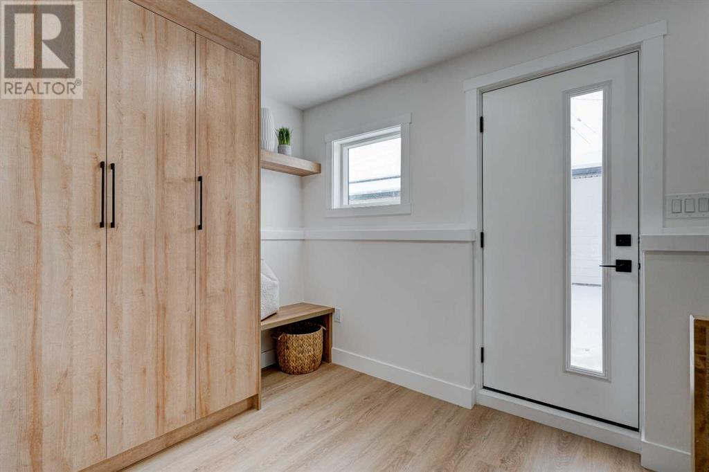 Single Family House 4 Level for Sale in  Westview Drive SW Westgate Calgary 