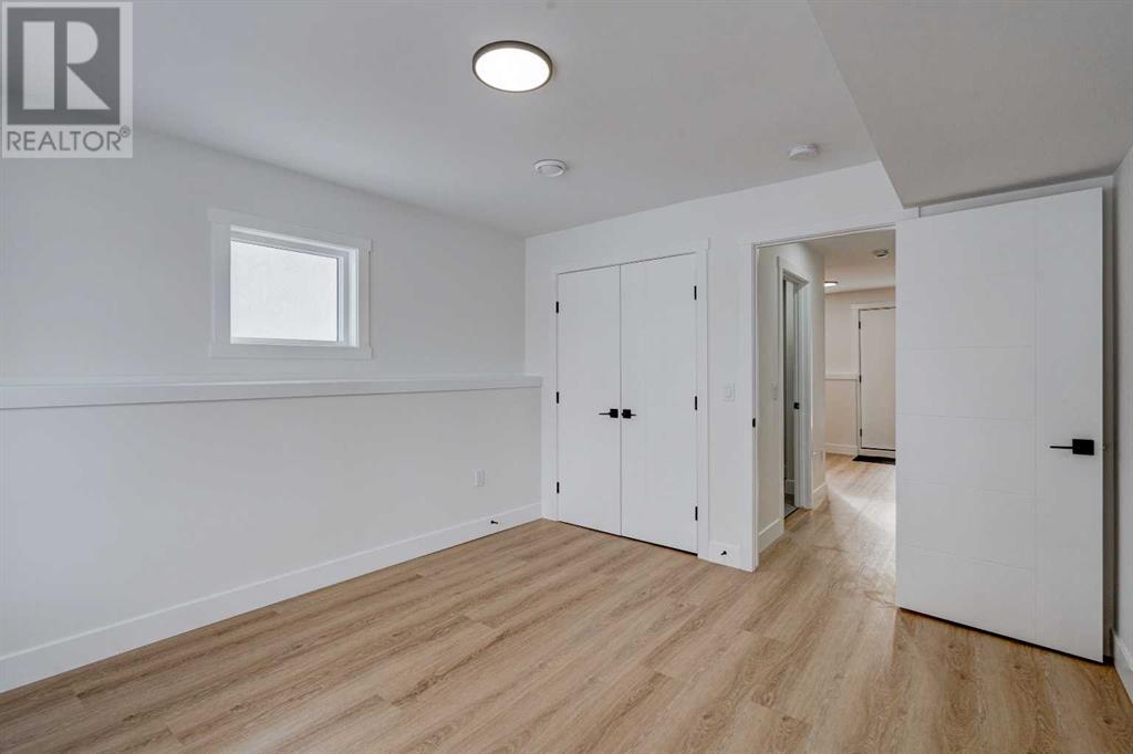 Single Family House 4 Level for Sale in  Westview Drive SW Westgate Calgary 