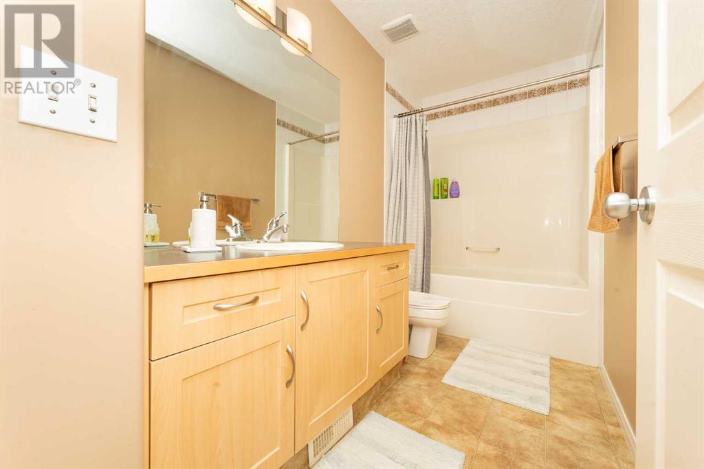 Single Family House for Sale in  Saddlecrest Close NE Saddle Ridge Calgary 