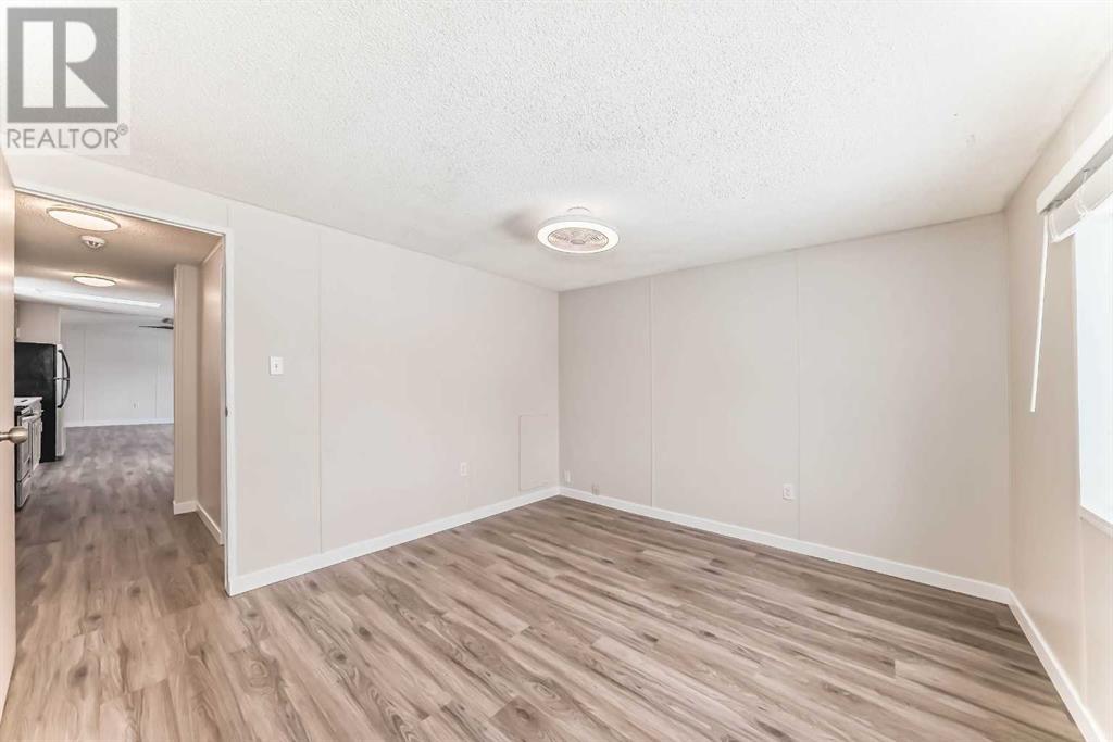 Single Family House Mobile Home for Sale in  Burroughs Circle NE Monterey Park Calgary 