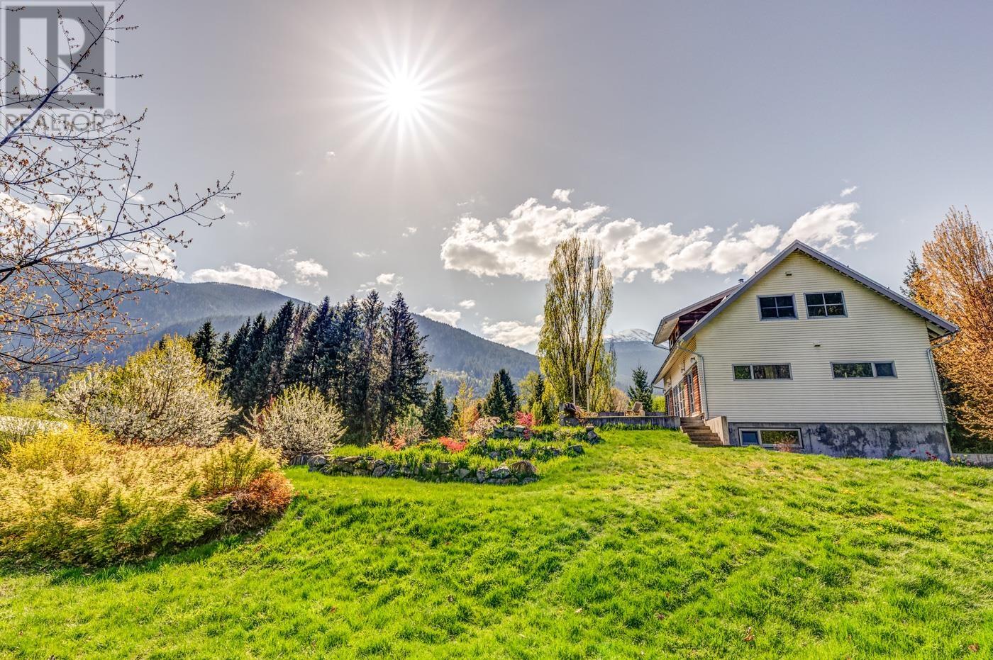 7597 PEMBERTON MEADOWS ROAD, Pemberton