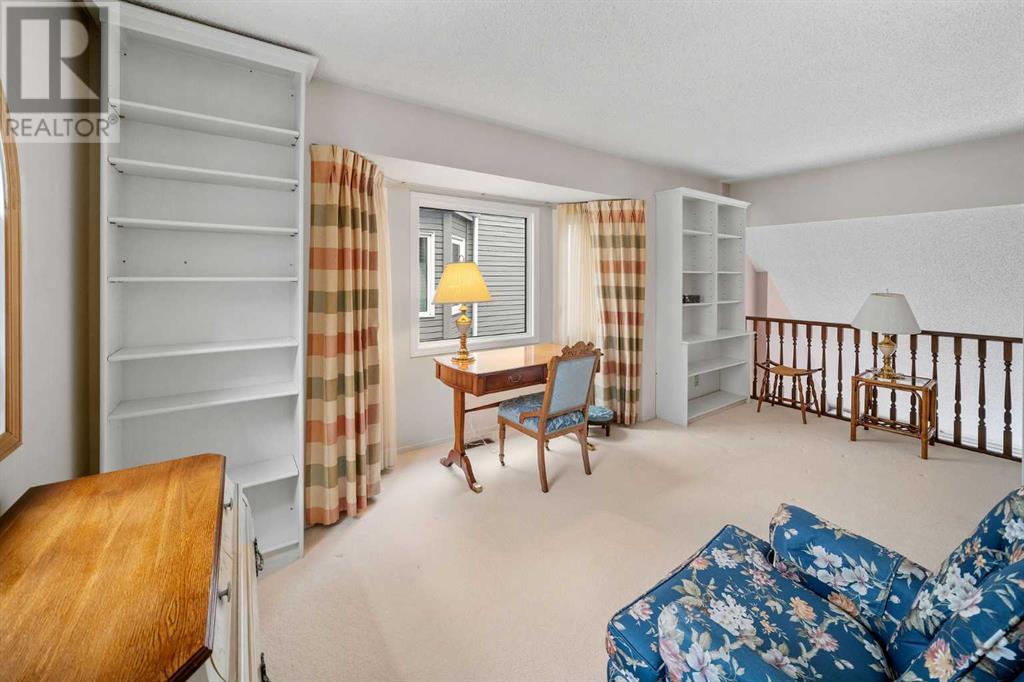 Single Family House for Sale in   Edgedale Drive NW Edgemont Calgary 