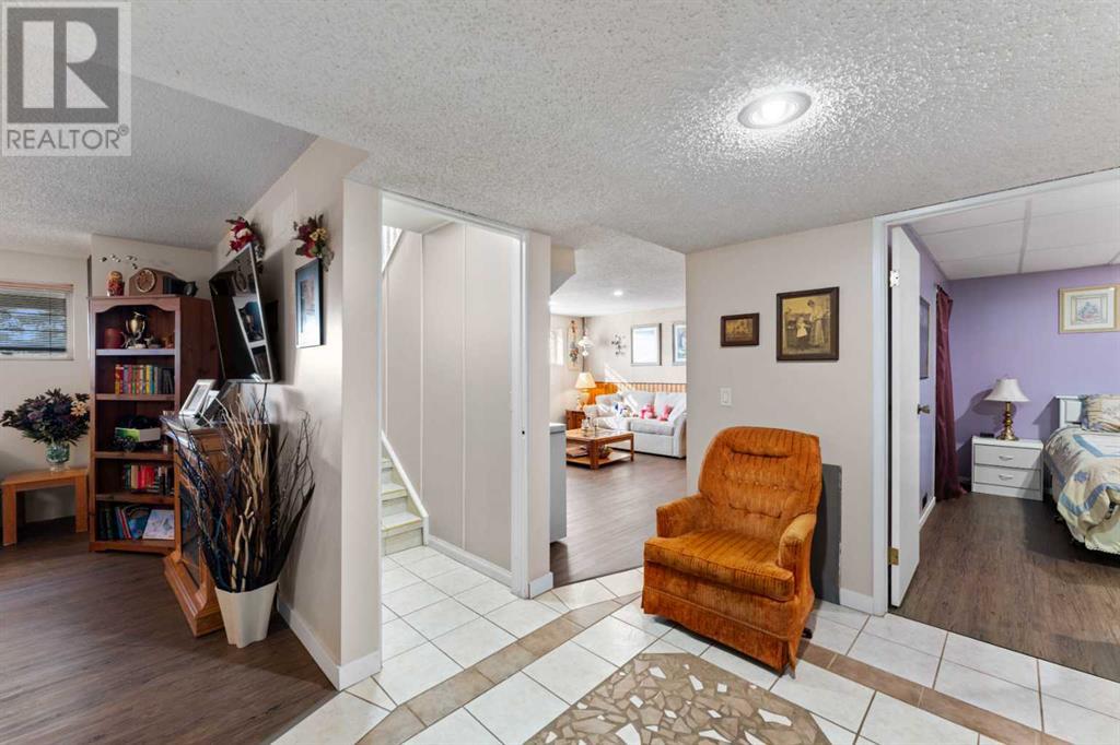 Single Family House Bi-level for Sale in  Whitehorn Crescent NE Whitehorn Calgary 