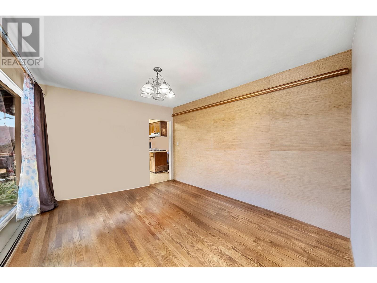 645 BAYCREST DRIVE, North Vancouver
