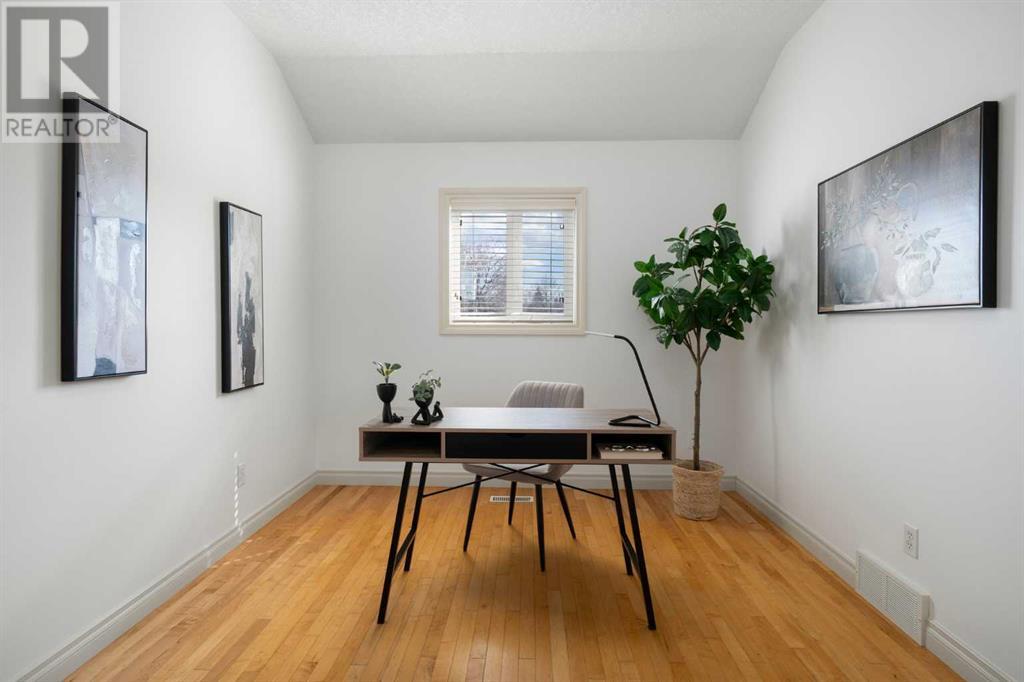 Single Family House for Sale in   Avenue SW Altadore Calgary 