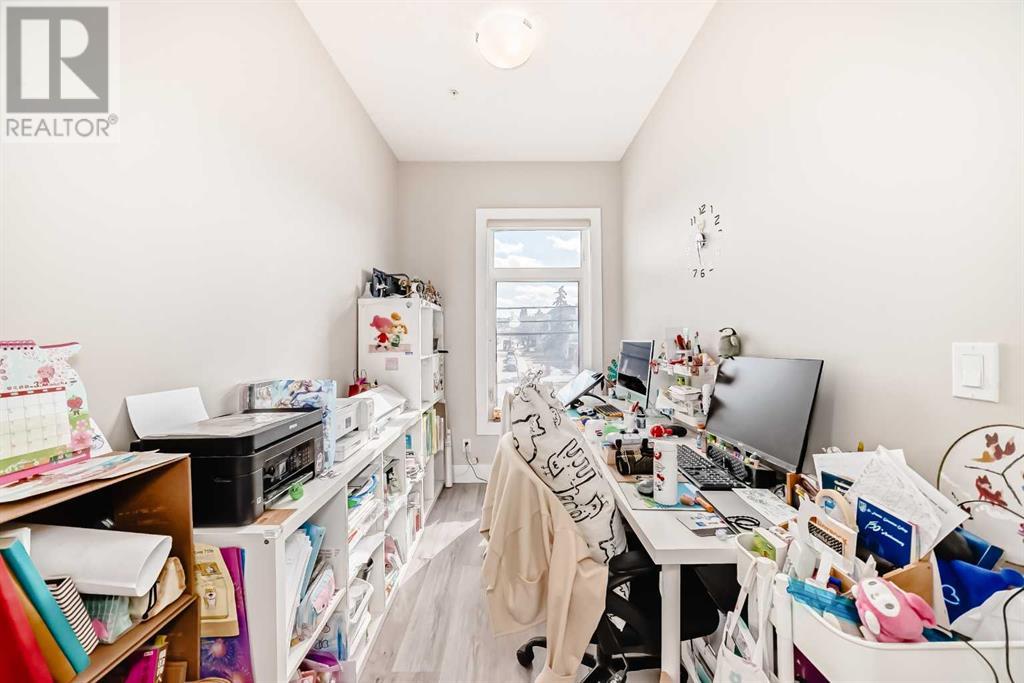 Single Family House Multi-level for Sale in    Avenue SW Scarboro Calgary 