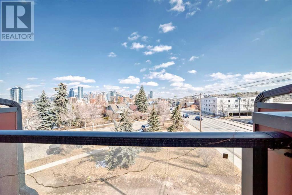 Single Family House Multi-level for Sale in    Avenue SW Scarboro Calgary 