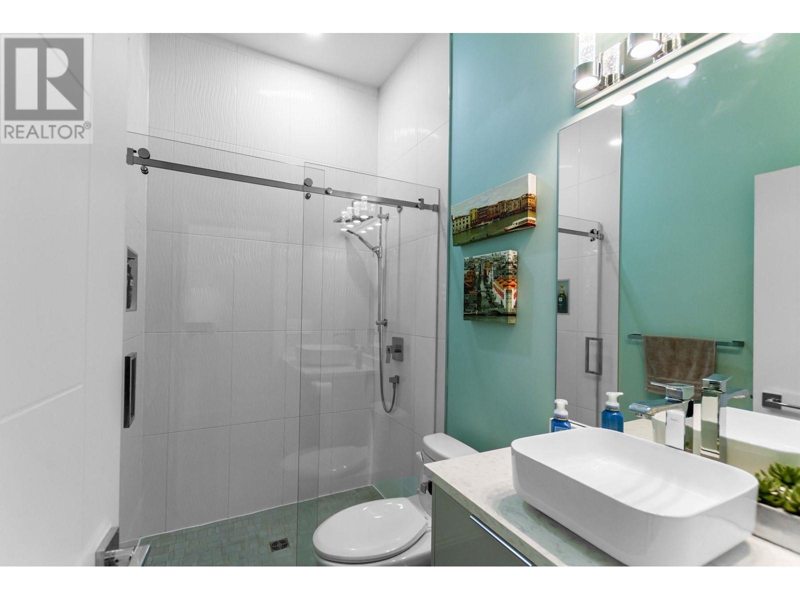 1409 SIXTH AVENUE, New Westminster