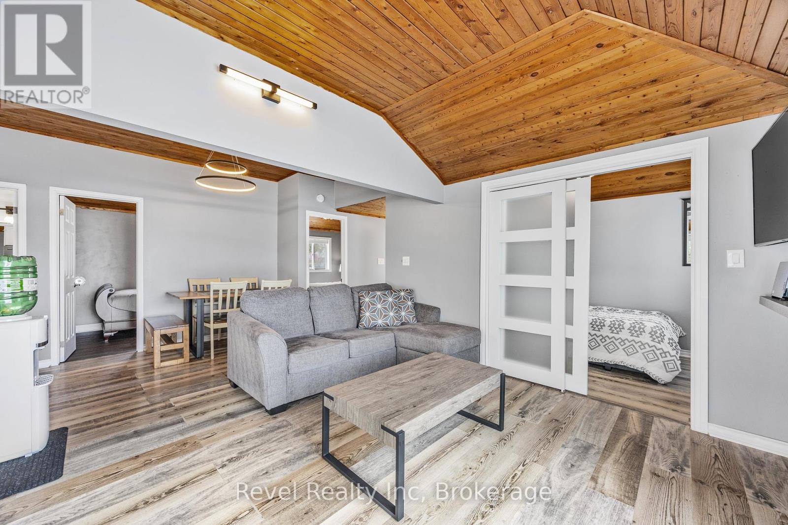 Photo 10 of 97 Maskinonge Road, Tay ON