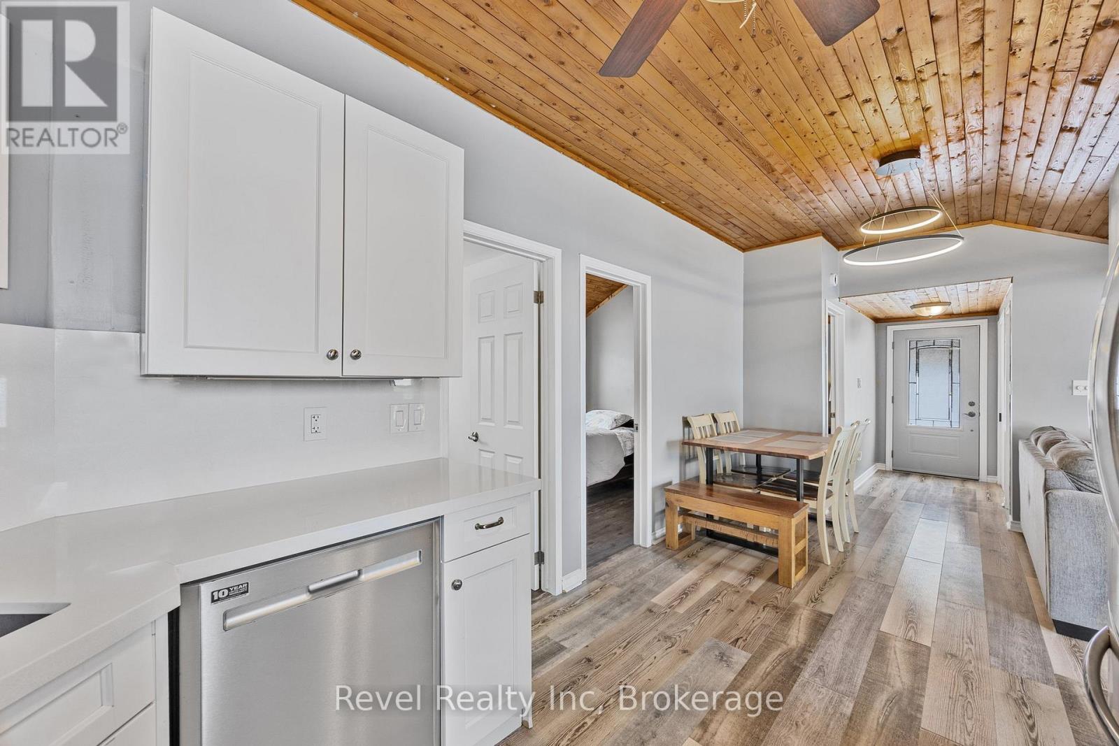 Photo 15 of 97 Maskinonge Road, Tay ON