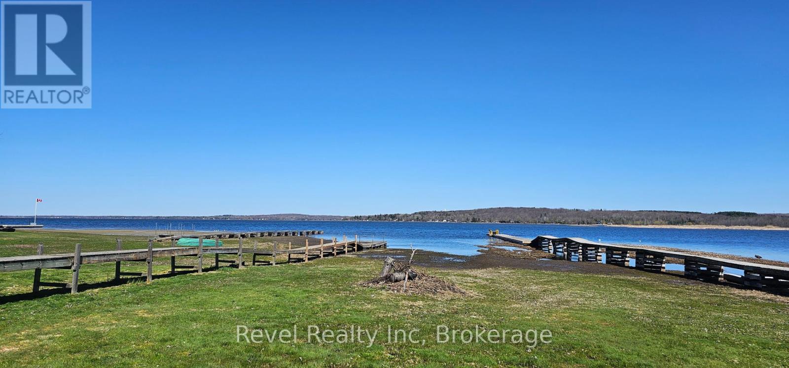 Photo 24 of 97 Maskinonge Road, Tay ON