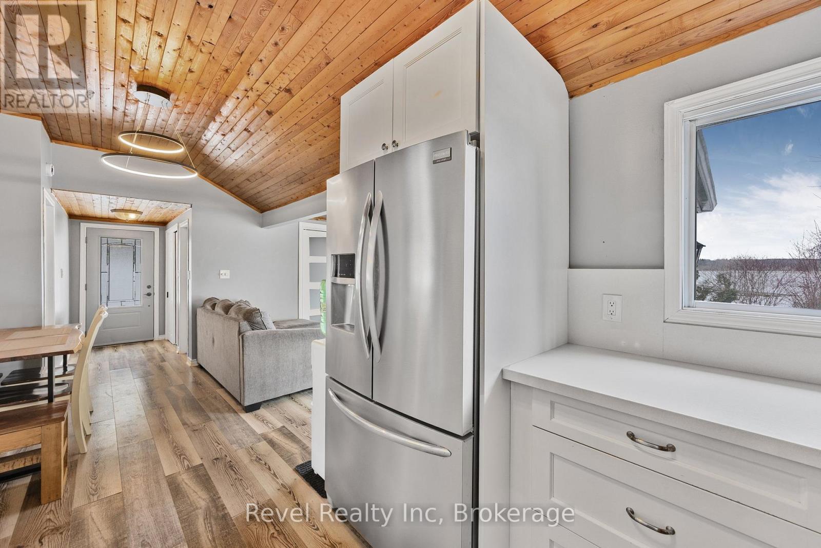 Photo 16 of 97 Maskinonge Road, Tay ON