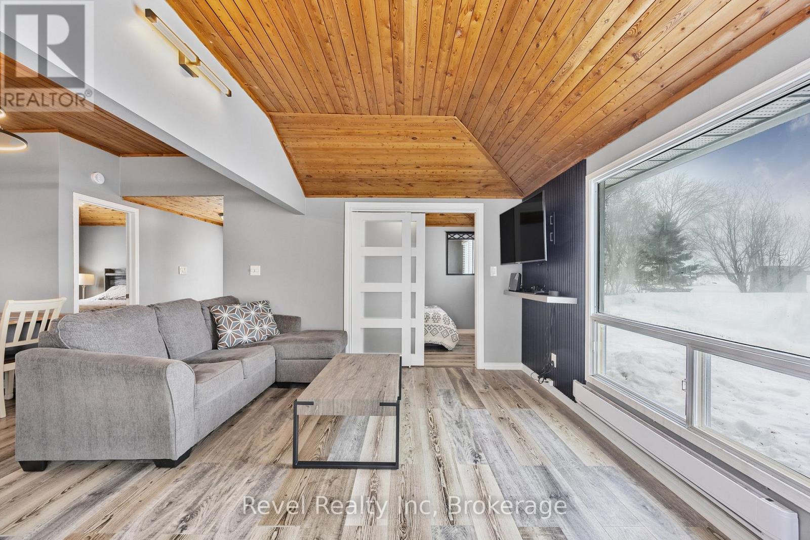 Photo 6 of 97 Maskinonge Road, Tay ON