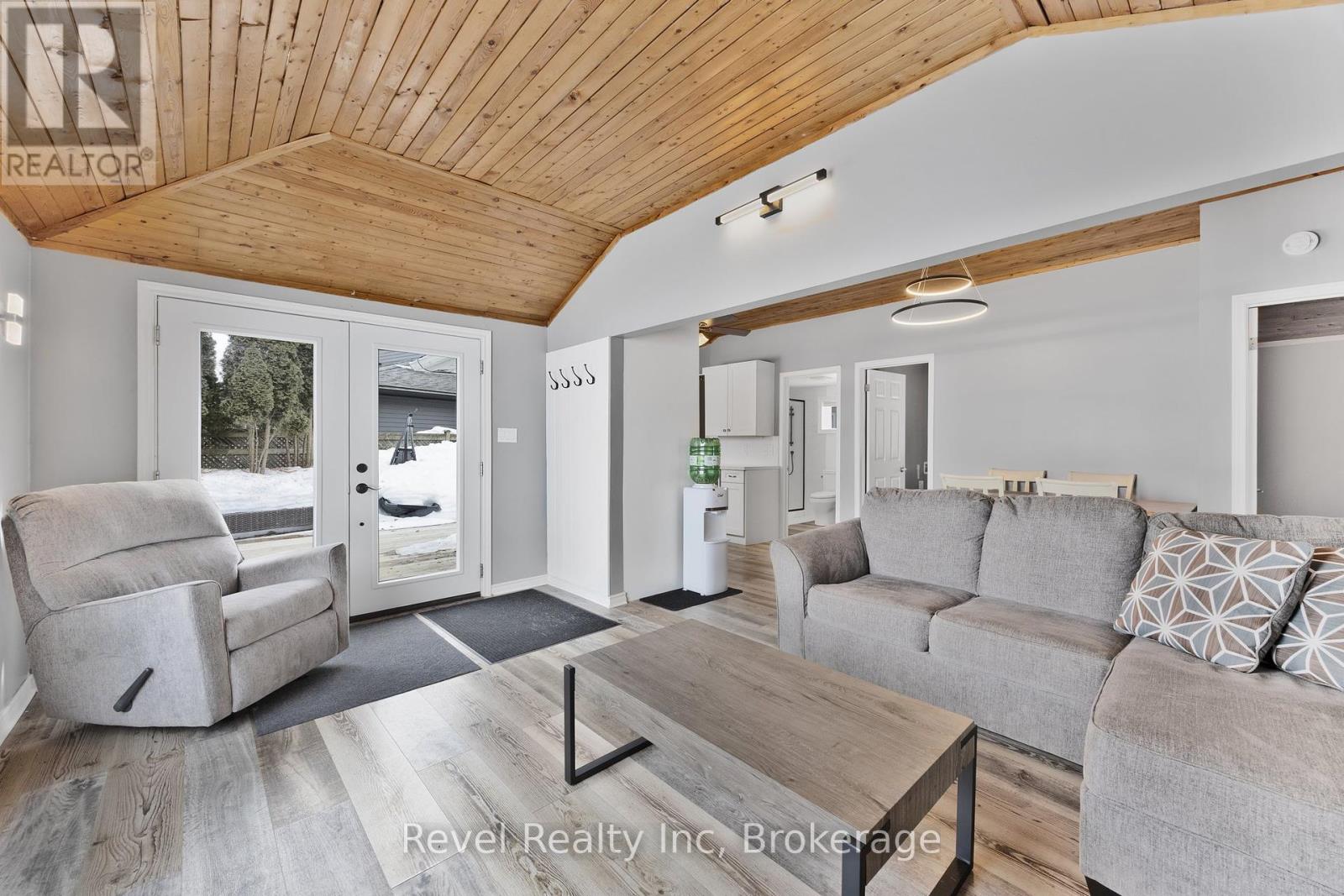 Photo 9 of 97 Maskinonge Road, Tay ON