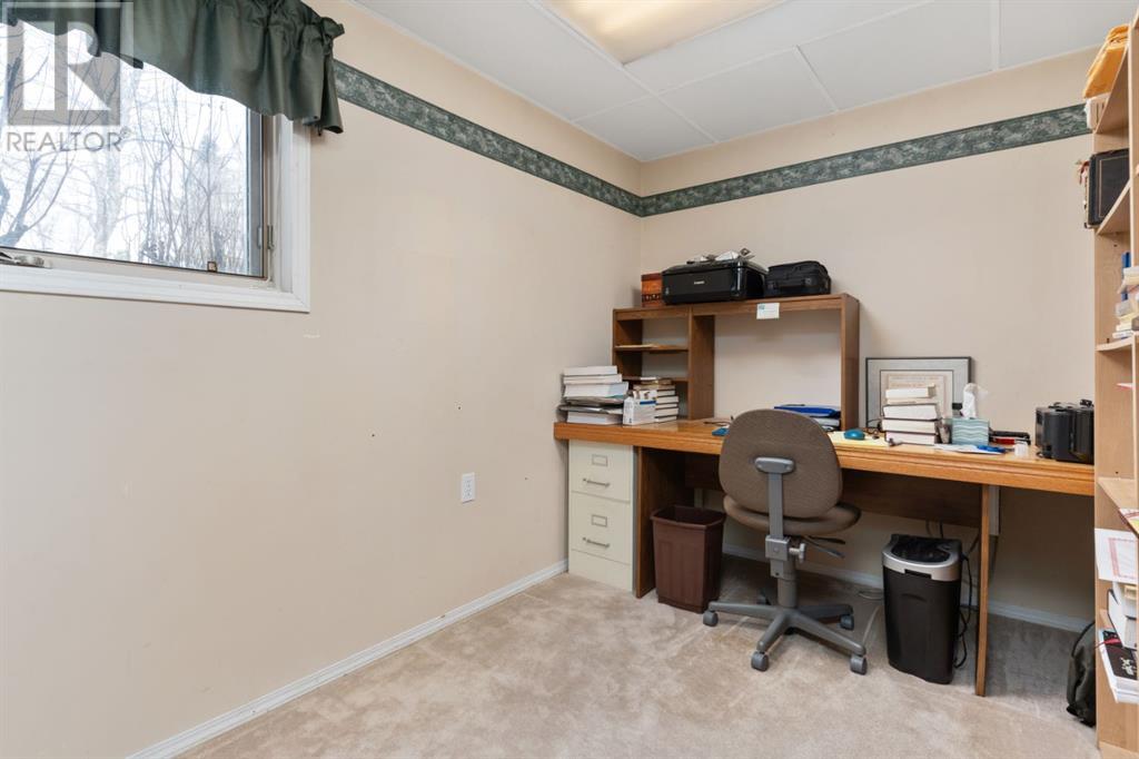 Single Family House Bi-level for Sale in   Street Victoria Park Camrose 