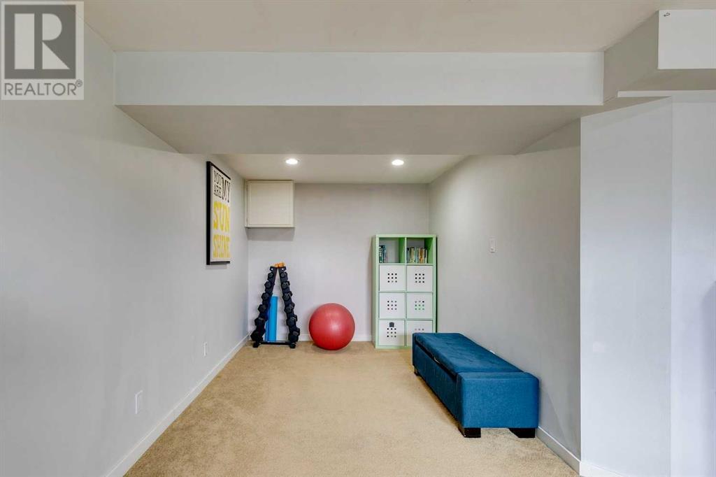 Single Family House Bi-level for Sale in   Avenue NE Pineridge Calgary 