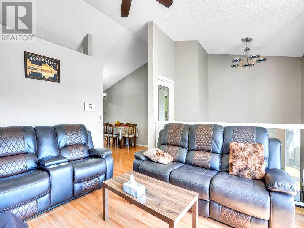 Single Family House Bi-level for Sale in  Falshire Close NE Falconridge Calgary 