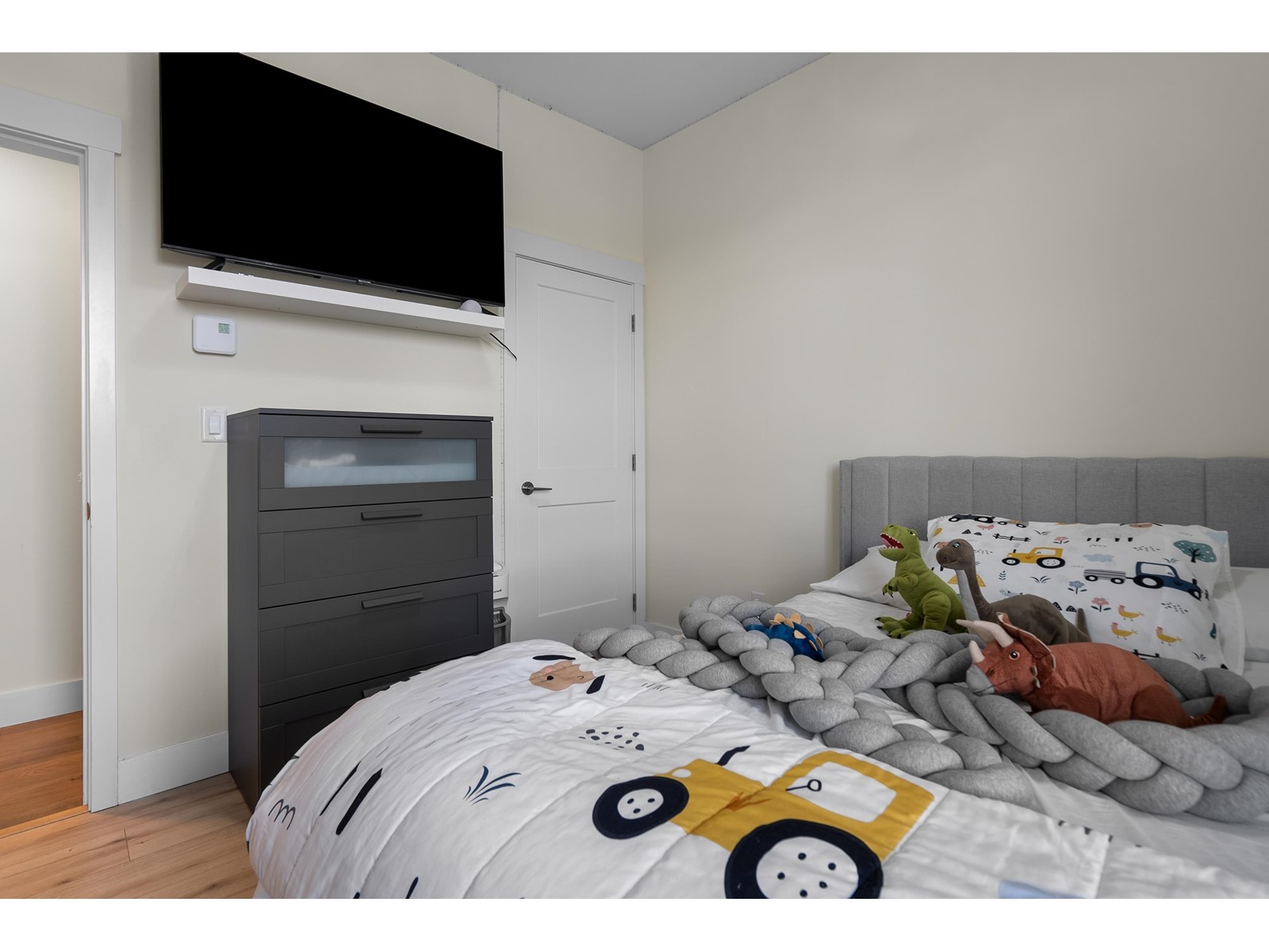 501 14022 NORTH BLUFF ROAD, White Rock