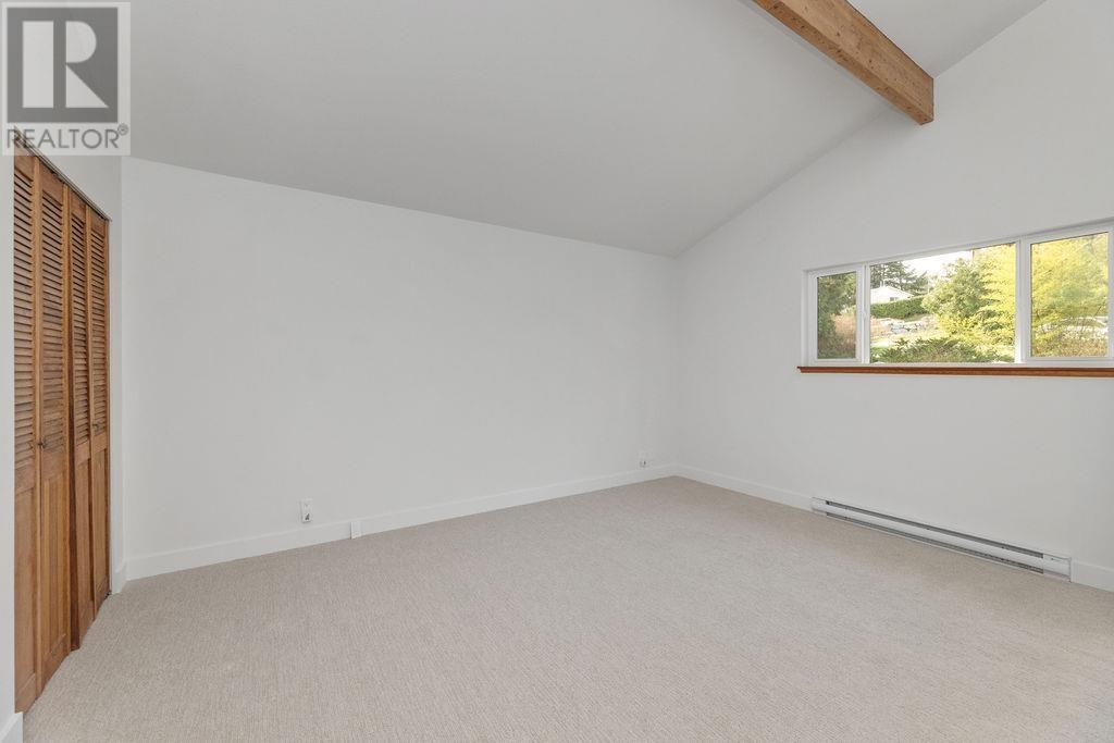 6176 SOUTH GALE AVENUE, Sechelt