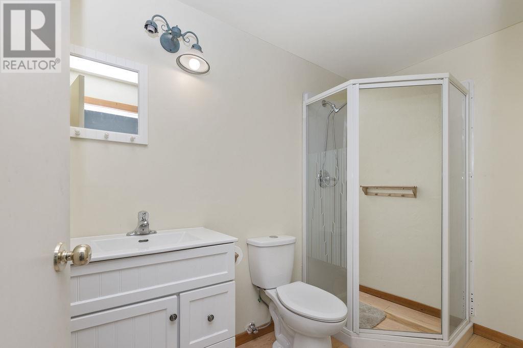 6176 SOUTH GALE AVENUE, Sechelt