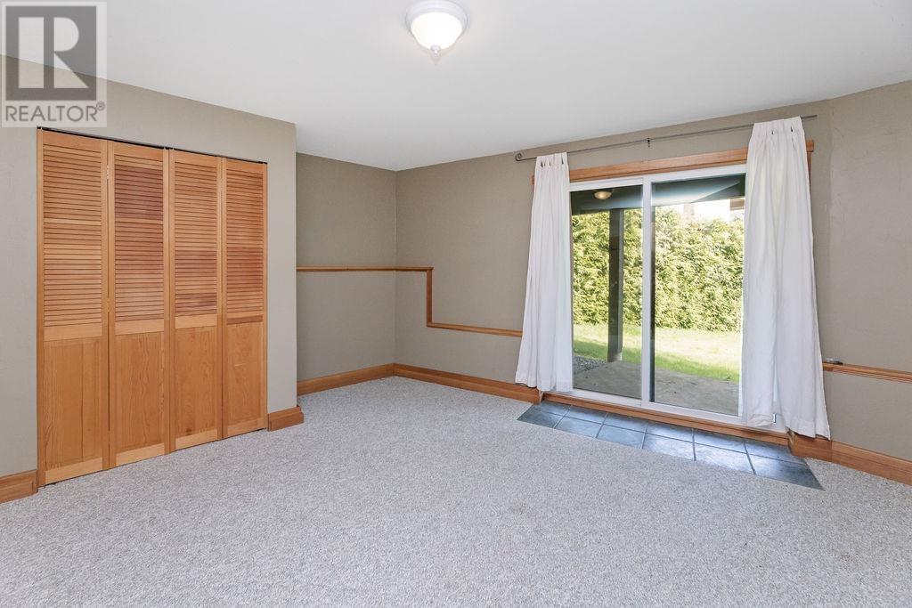 6176 SOUTH GALE AVENUE, Sechelt