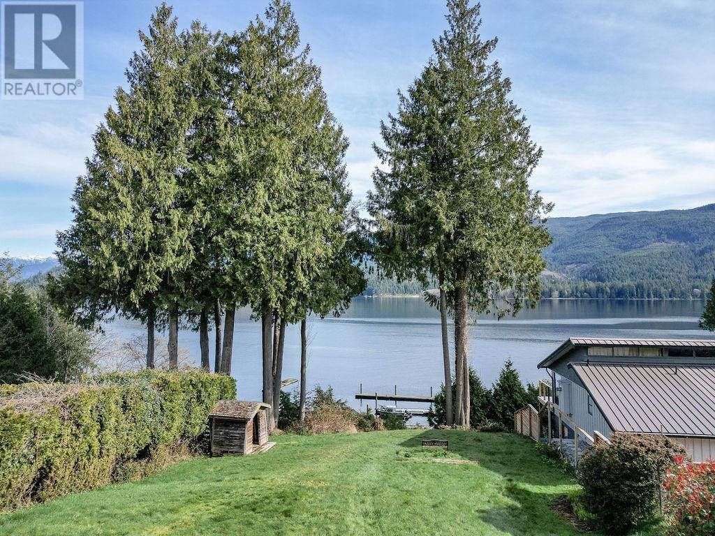 6176 SOUTH GALE AVENUE, Sechelt