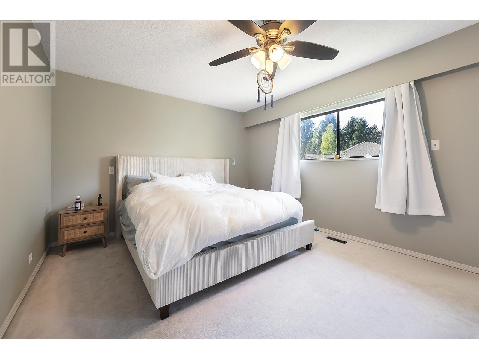 Photo 13 of 8071 Greenlake Place, Burnaby BC
