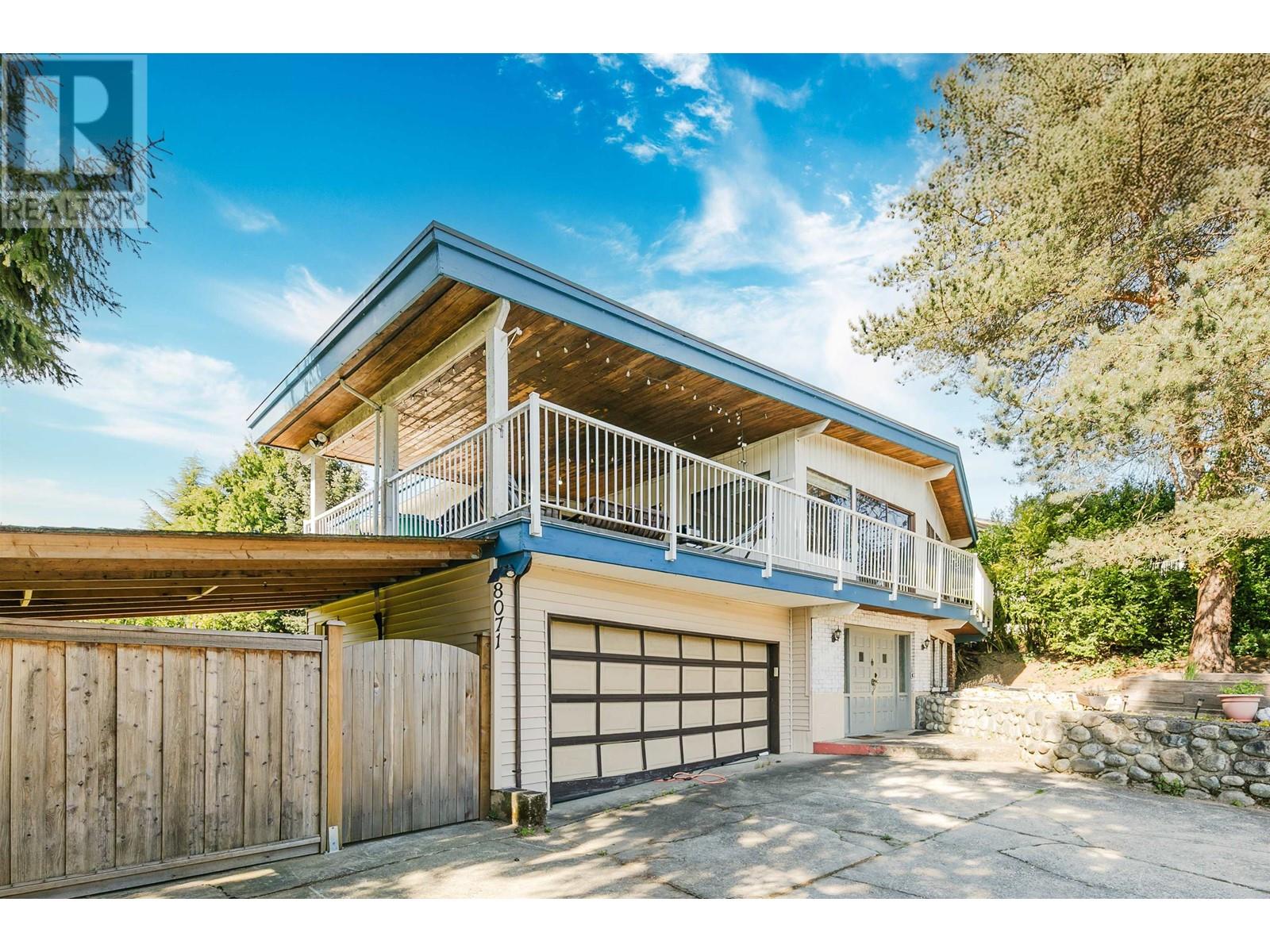 Photo 2 of 8071 Greenlake Place, Burnaby BC