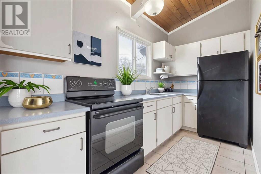 Single Family House Bi-level for Sale in  Tavender Road NW Thorncliffe Calgary 