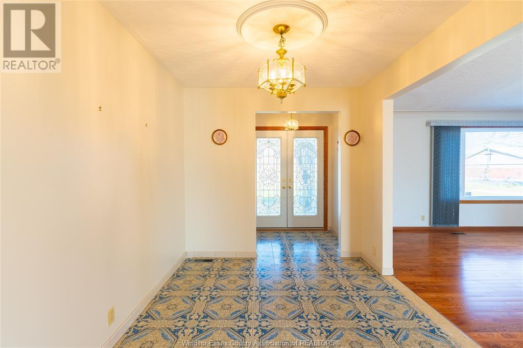 Photo 9 of 408 Mersea Rd 3, Leamington ON