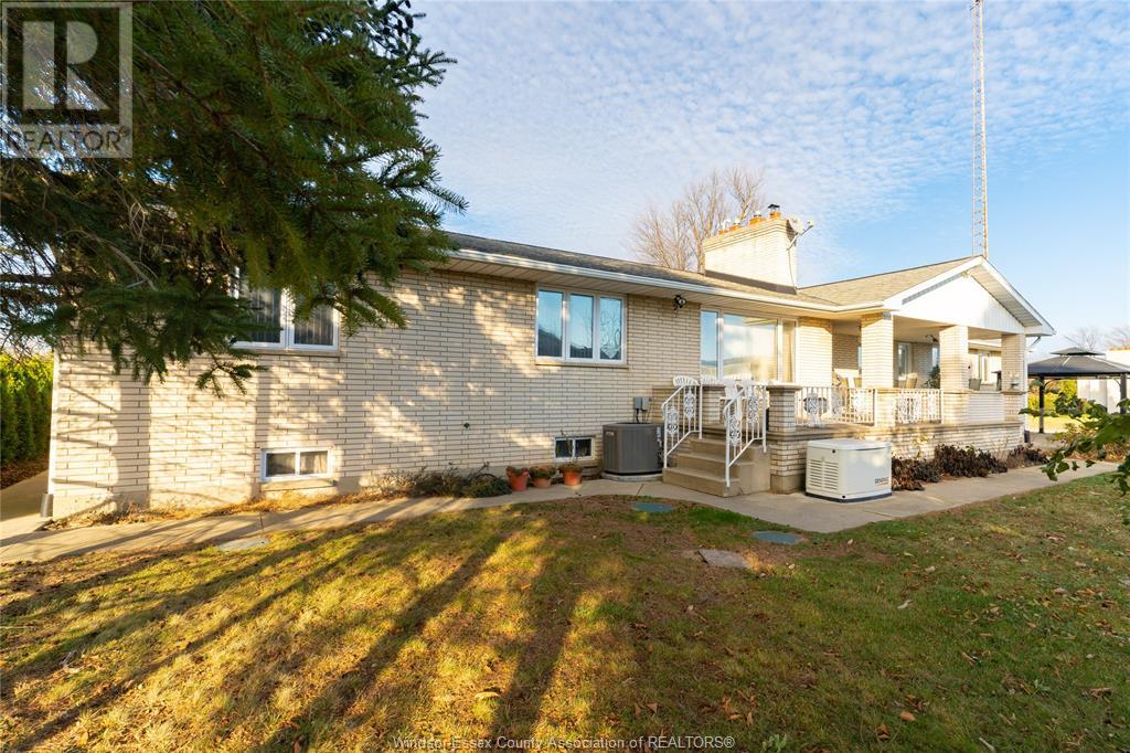 Photo 2 of 408 Mersea Rd 3, Leamington ON