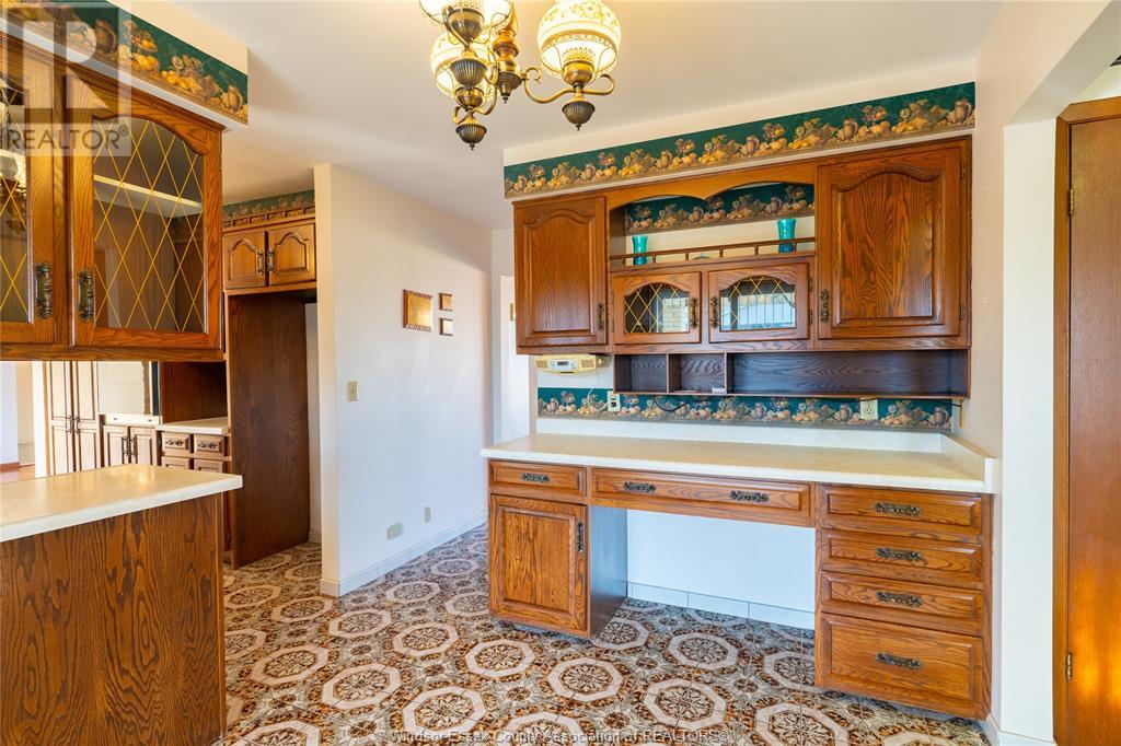 Photo 19 of 408 Mersea Rd 3, Leamington ON