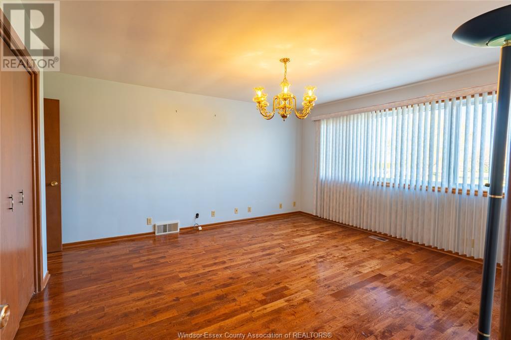 Photo 23 of 408 Mersea Rd 3, Leamington ON
