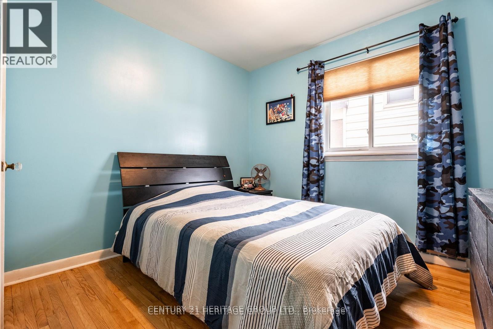 Single Family House Bungalow for Sale in  SHERWOOD RISE Hamilton (Sherwood) 